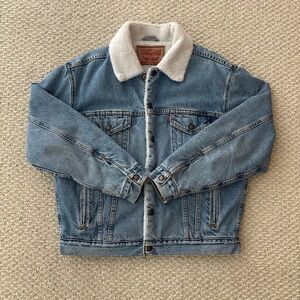 Vintage Levis Sherpa denim jacket
